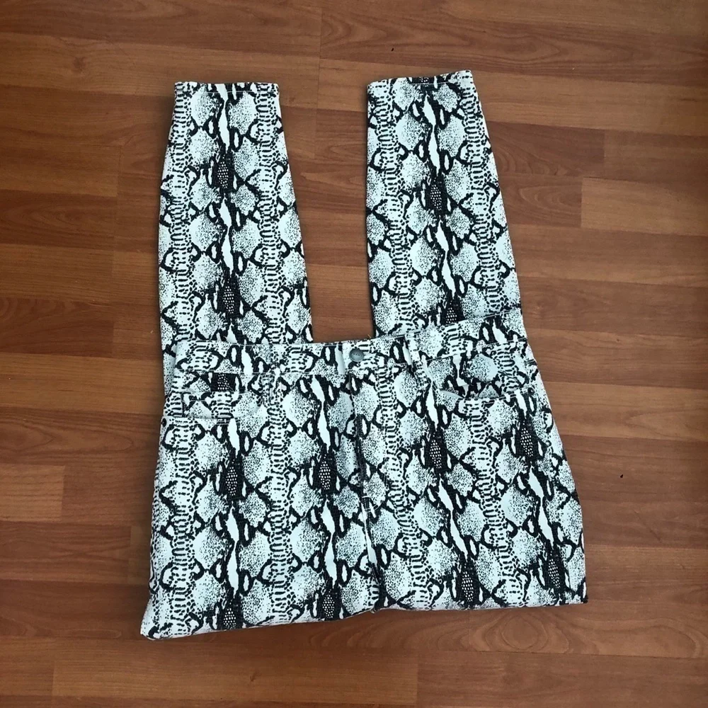 Frame All High Rise Cigarette Python Print Jeans